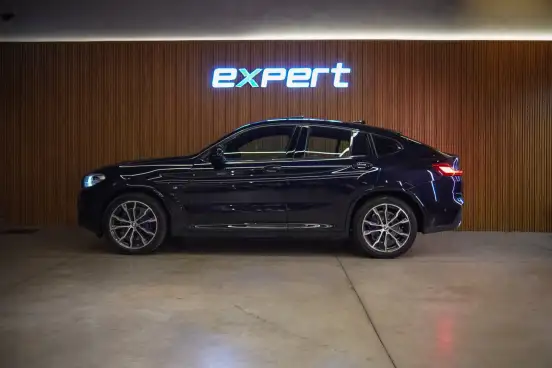 BMW-X4-2021