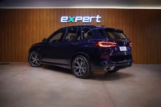 BMW-X5-2021