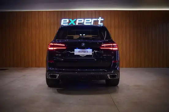 BMW-X5-2021