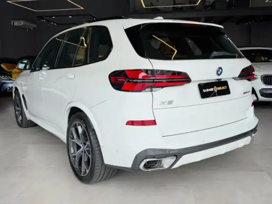 BMW-X5-3.0 I6 TURBO HÍBRIDO XDRIVE50E M SPORT AUTOMÁTICO BMW-X5-2023