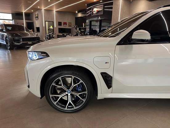 BMW-X5-2023