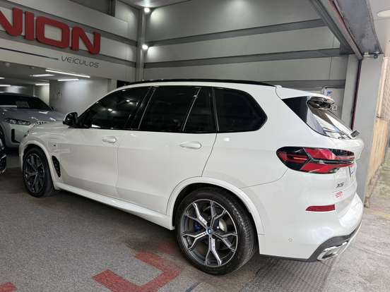 BMW-X5-3.0 I6 TURBO HÍBRIDO XDRIVE50E M SPORT AUTOMÁTICO BMW-X5-2023