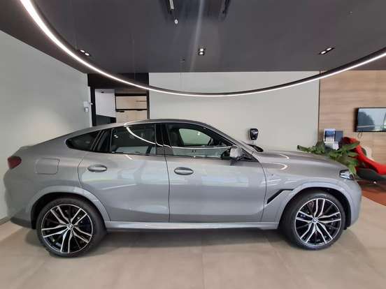 BMW-X6-2025