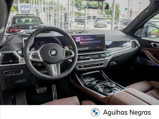 BMW-X7-2025
