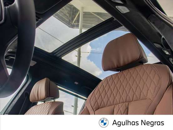 BMW-X7-2025