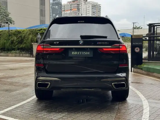 BMW-X7-2021
