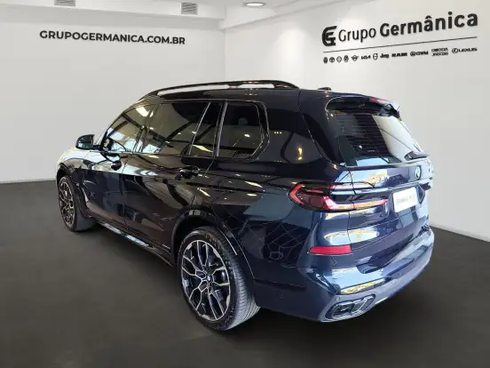 BMW-X7-2023