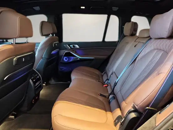 BMW-X7-4.4 V8 GASOLINA M60i STEPTRONIC BMW-X7-2023