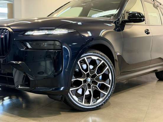 BMW-X7-4.4 V8 GASOLINA M60i STEPTRONIC BMW-X7-2024