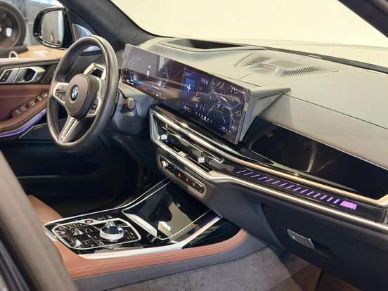 BMW-X7-4.4 V8 GASOLINA M60i STEPTRONIC BMW-X7-2024