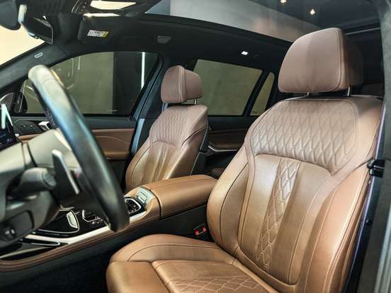 BMW-X7-4.4 V8 GASOLINA M60i STEPTRONIC BMW-X7-2024