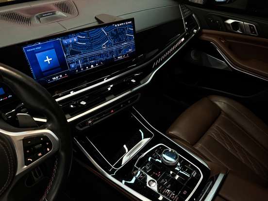 BMW-X7-4.4 V8 GASOLINA M60i STEPTRONIC BMW-X7-2024