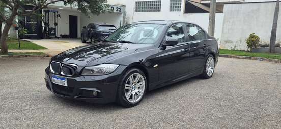 BMW-318i-2012