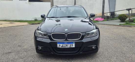 BMW-318i-2012