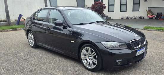 BMW-318i-2012