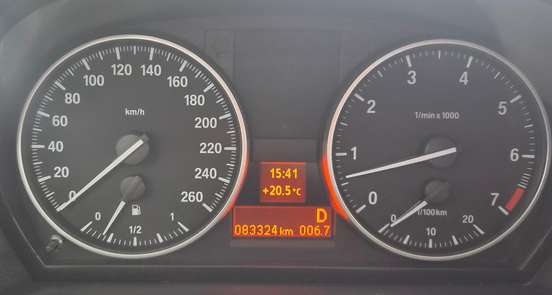 BMW-318i-2012