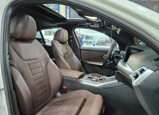 BMW-320i-2025