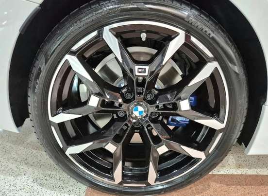 BMW-320i-2025