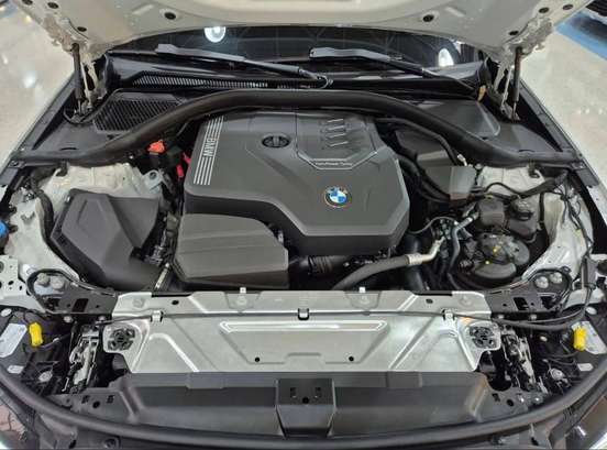 BMW-320i-2025