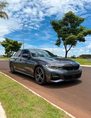 BMW-320i-2020