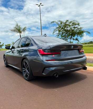BMW-320i-2020