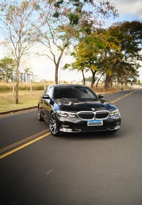 BMW 320i 2.0 16V TURBO GASOLINA SPORT AUTOMÁTICO