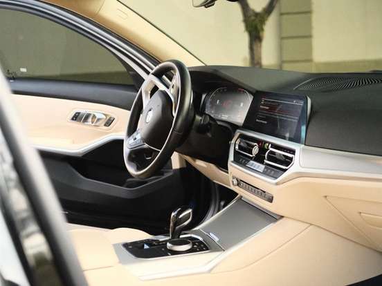 BMW-320i-2.0 16V TURBO GASOLINA SPORT AUTOMÁTICO BMW-320i-2020