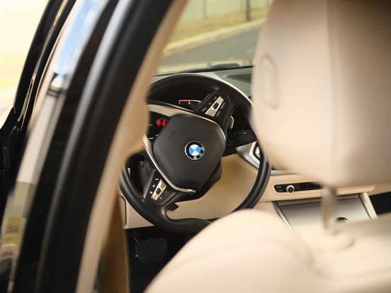 BMW-320i-2.0 16V TURBO GASOLINA SPORT AUTOMÁTICO BMW-320i-2020