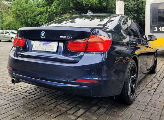 BMW-320i-2013