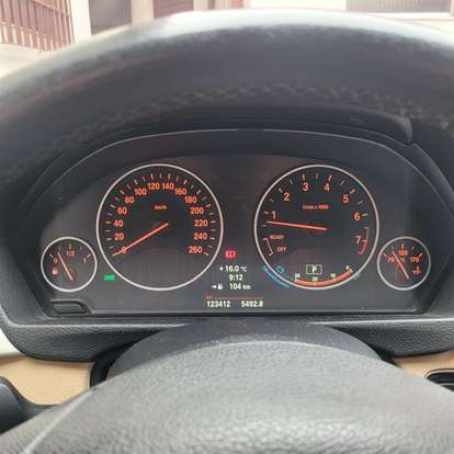 BMW-320i-2013
