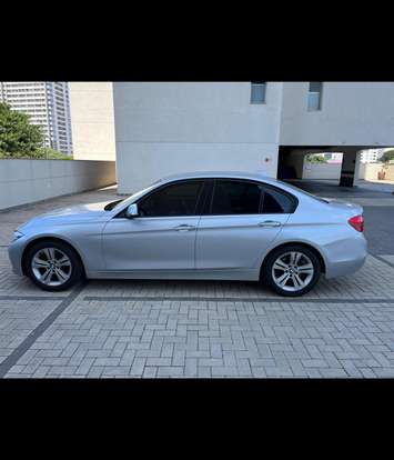 BMW-320i-2017