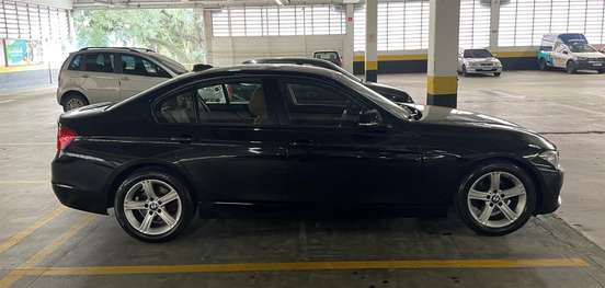 BMW-320i-2014