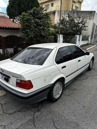 BMW-325i-1994