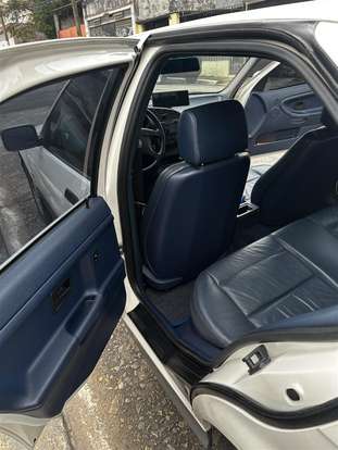 BMW-325i-1994