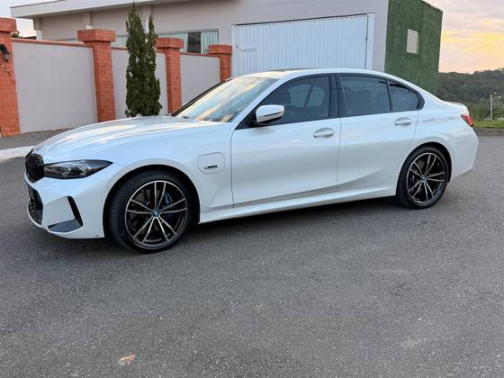 BMW 330e 2.0 16V TURBO HÍBRIDO M SPORT AUTOMÁTICO