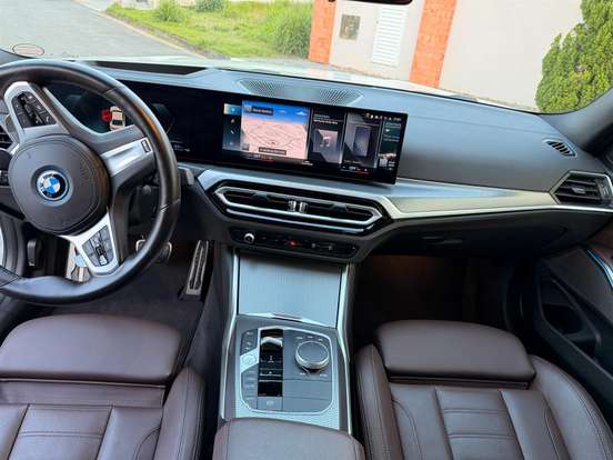BMW-330e-2.0 16V TURBO HÍBRIDO M SPORT AUTOMÁTICO BMW-330e-2023