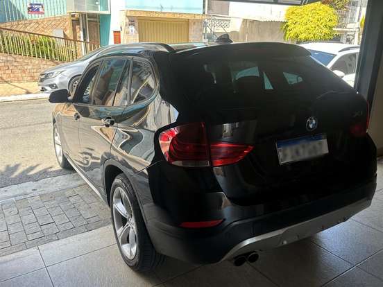 BMW-X1-2013