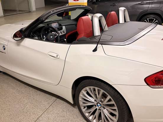 BMW-Z4-2.5 I6 GASOLINA SDRIVE23I AUTOMÁTICO BMW-Z4-2011