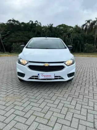 CHEVROLET ONIX 1.4 MPFI ADVANTAGE 8V FLEX 4P AUTOMÁTICO