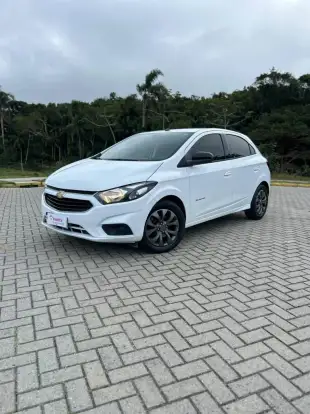 CHEVROLET-ONIX-2019