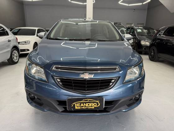 CHEVROLET ONIX 1.0 MPFI LOLLAPALOOZA 8V FLEX 4P MANUAL