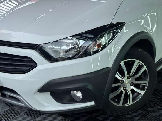 CHEVROLET-ONIX-1.4 MPFI ACTIV 8V FLEX 4P AUTOMÁTICO CHEVROLET-ONIX-2017