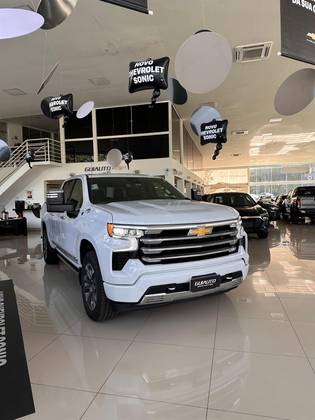 CHEVROLET SILVERADO 5.3 V8 GASOLINA 1500 HIGH COUNTRY 4X4 AUTOMÁTICO