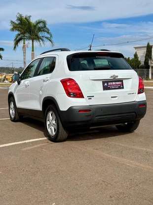 CHEVROLET-TRACKER-2015