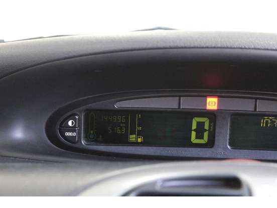 CITROËN-XSARA PICASSO-1.6 I EXCLUSIVE 16V FLEX 4P MANUAL CITROËN-XSARA PICASSO-2011