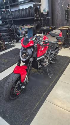 DUCATI MONSTER 937 