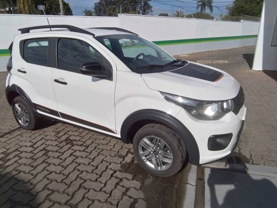FIAT MOBI 1.0 FIREFLY FLEX TREKKING MANUAL
