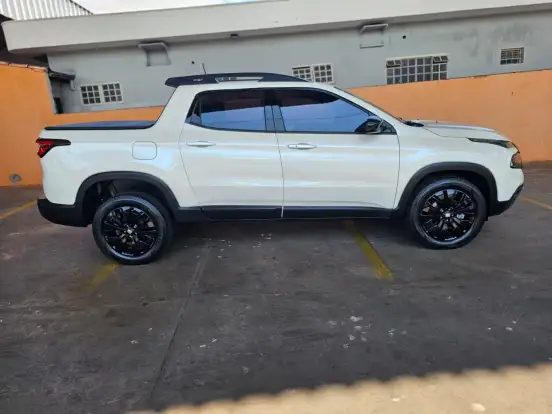 FIAT-TORO-2023