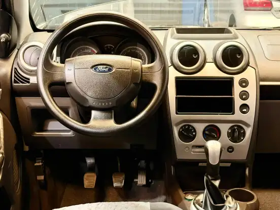 FORD-FIESTA-2014