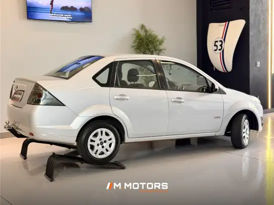 FORD-FIESTA-2012